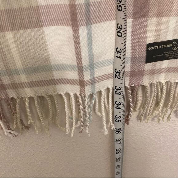 D&Y Softer than CASHMERE FEEL  women mans plaid mauve muted Scarf 11.5x72 - Picture 6 of 7